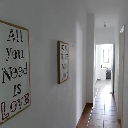 Casa Evan El Charco Гостевой дом Арресифе